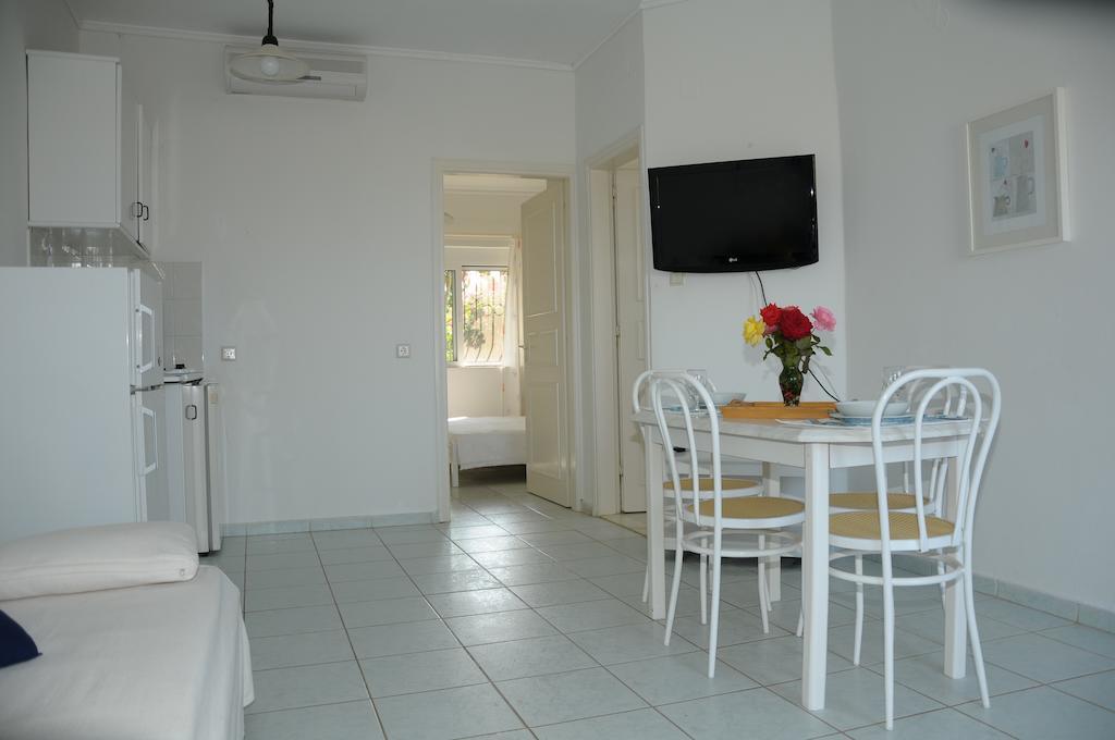 Villa Fleria Seaside Studios&Apts Gerani  Habitación foto