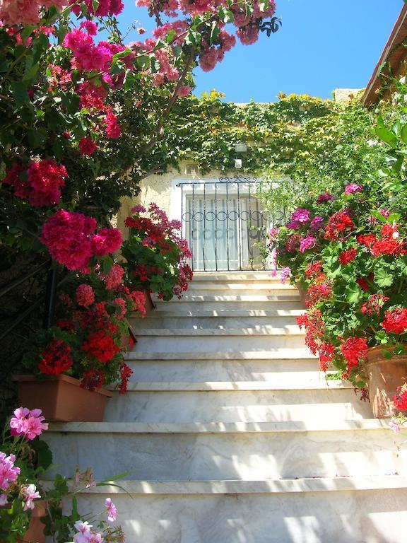 Villa Fleria Seaside Studios&Apts Gerani  Exterior foto